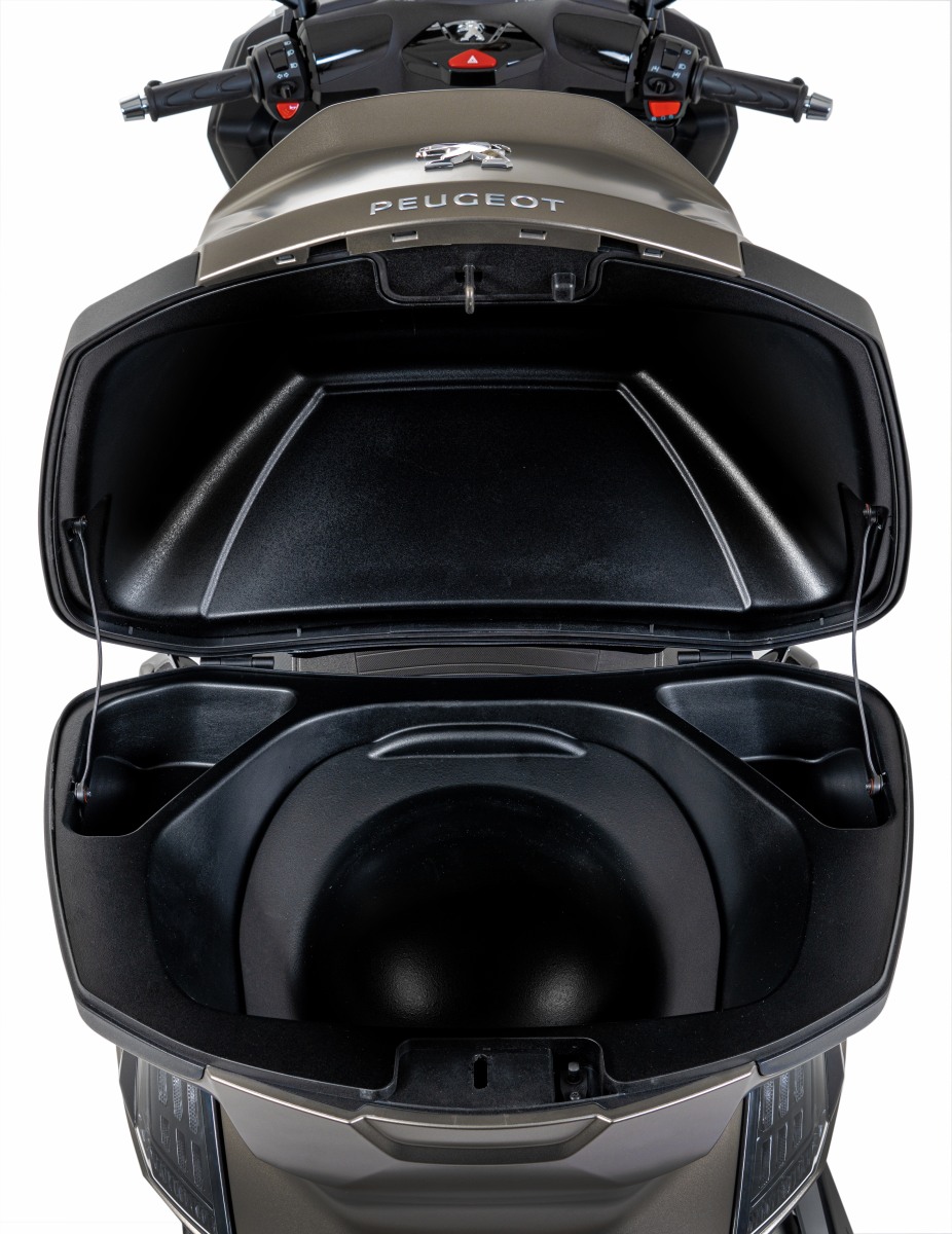 Peugeot METROPOLIS SW - SIDERAL MAT BLACK
