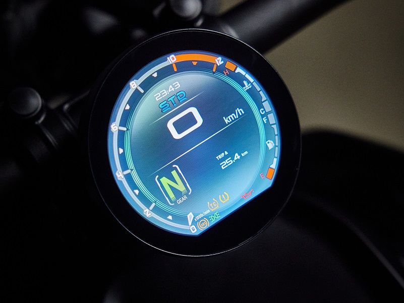 QJMOTOR SRV 600 černá