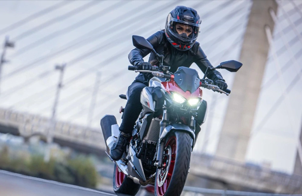 KAWASAKI Z500 SE MY26 půjčovna - Opava
