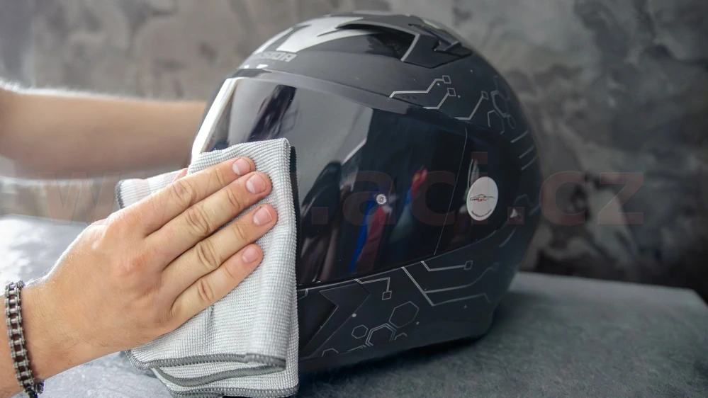 S100 čistič hledí s mikrovláknovou utěrkou - Visor & Helmet Cleaner 100 ml