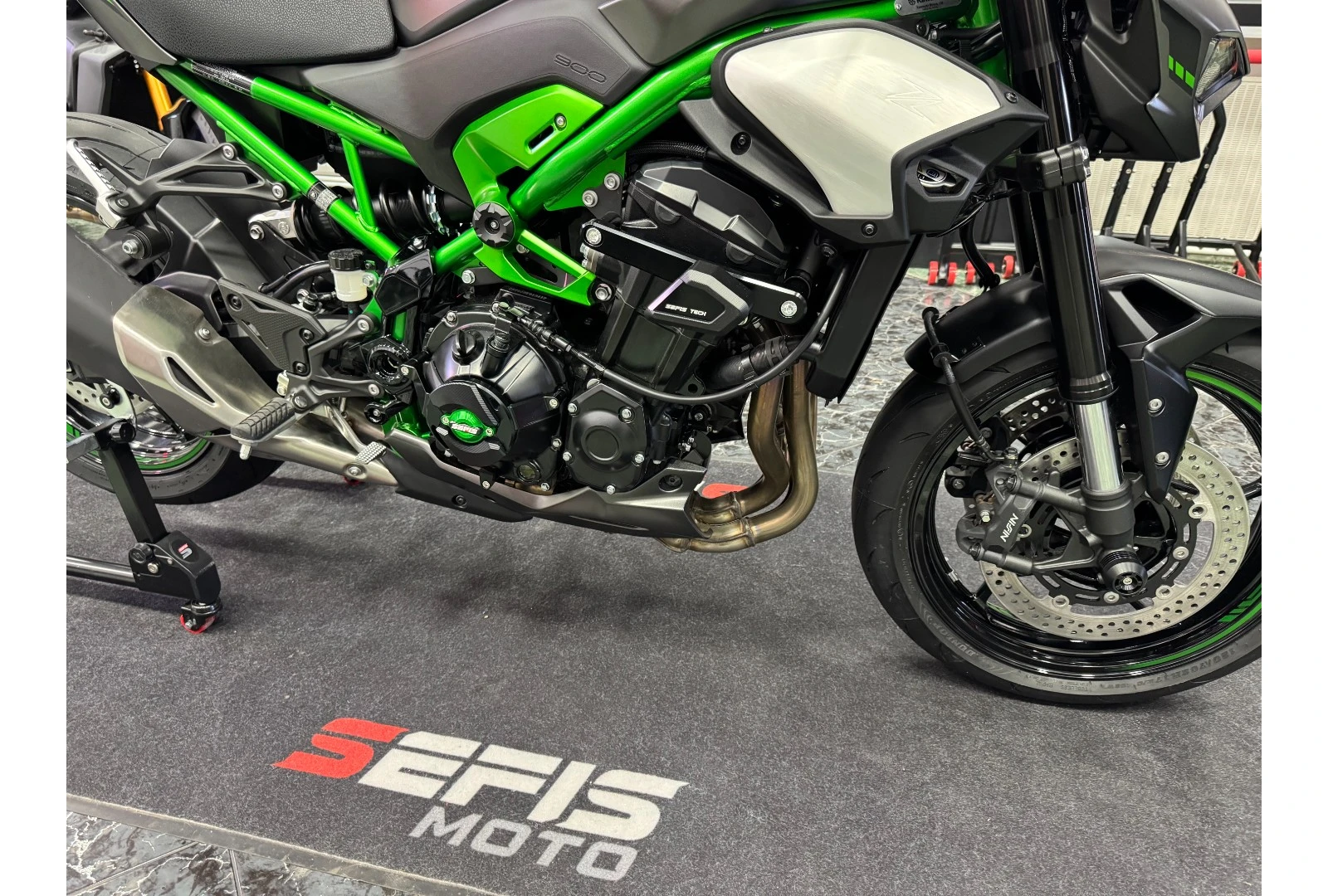 SEFIS TECH padací protektory Kawasaki Z900 2019-2026 černá
