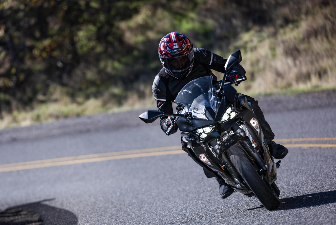 KAWASAKI Ninja 500 MY26 Metallic Flat Spark Black / Metallic Spark Black