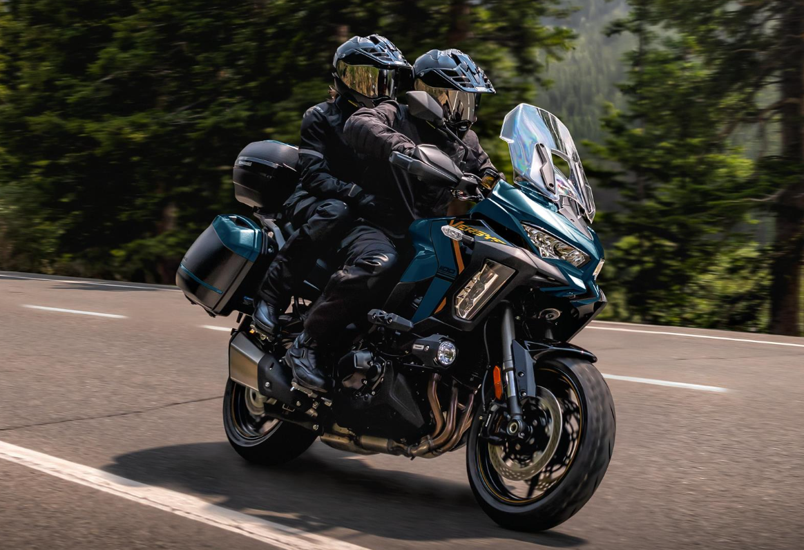 KAWASAKI VERSYS 1100 SE MY26  Emerald Blazed Green / Metallic Diablo Black 