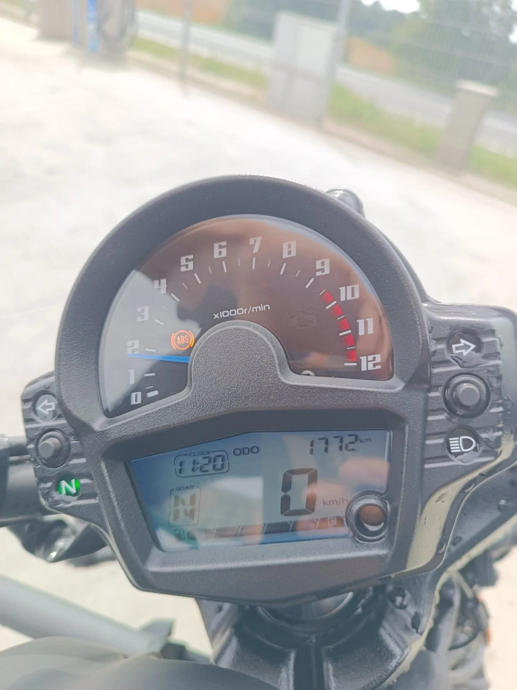 KAWASAKI VULCAN S- PŘEDVÁDĚCÍ MOTORKA - rezervace