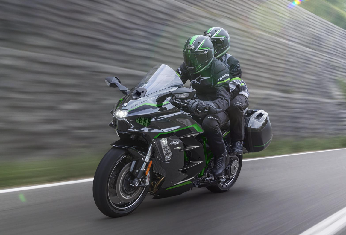 KAWASAKI NINJA H2 SX SE MY26 Metallic Brilliant Golden Black / Metallic Diablo Black