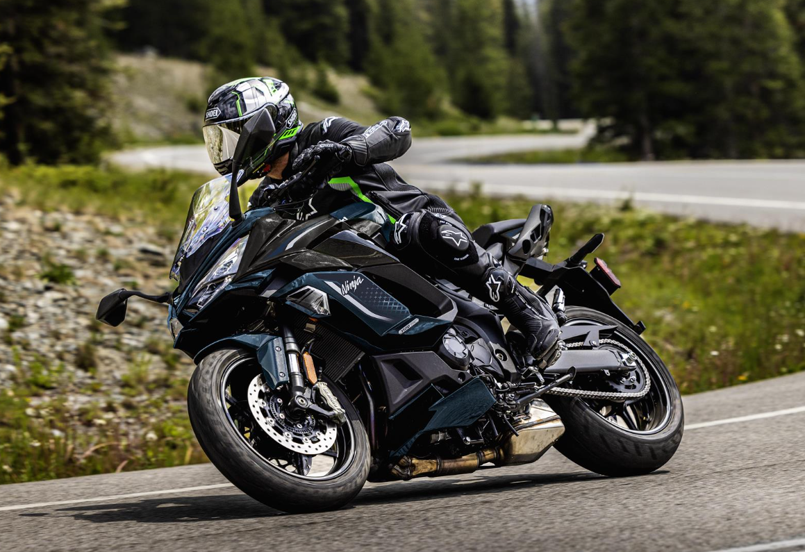 KAWASAKI NINJA 1100SX SE MY26 Metallic Deep Blue / Metallic Diablo Black