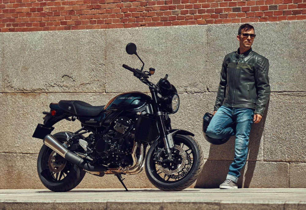 KAWASAKI Z900 RS MY26 Ebony