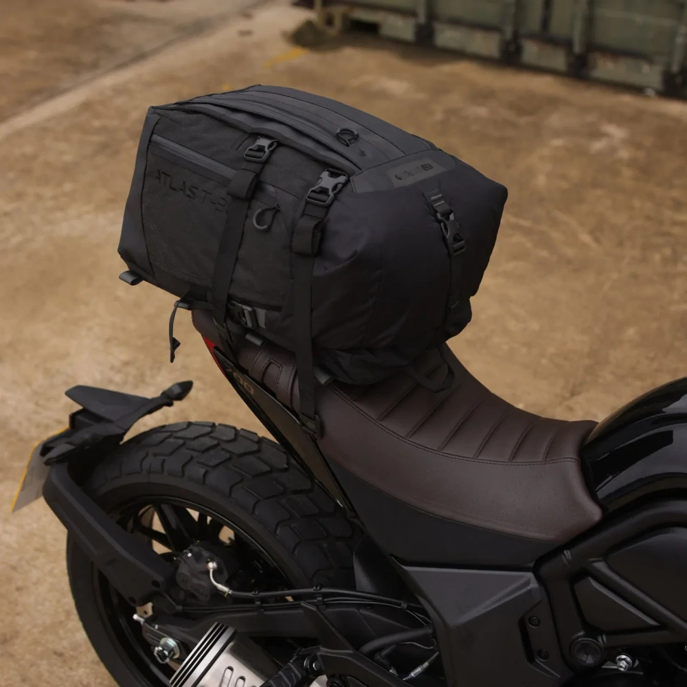 Brašna na sedadlo spolujezdce Atlas T-30 Advanced Tourpack, OXFORD (černá, objem 30 l)