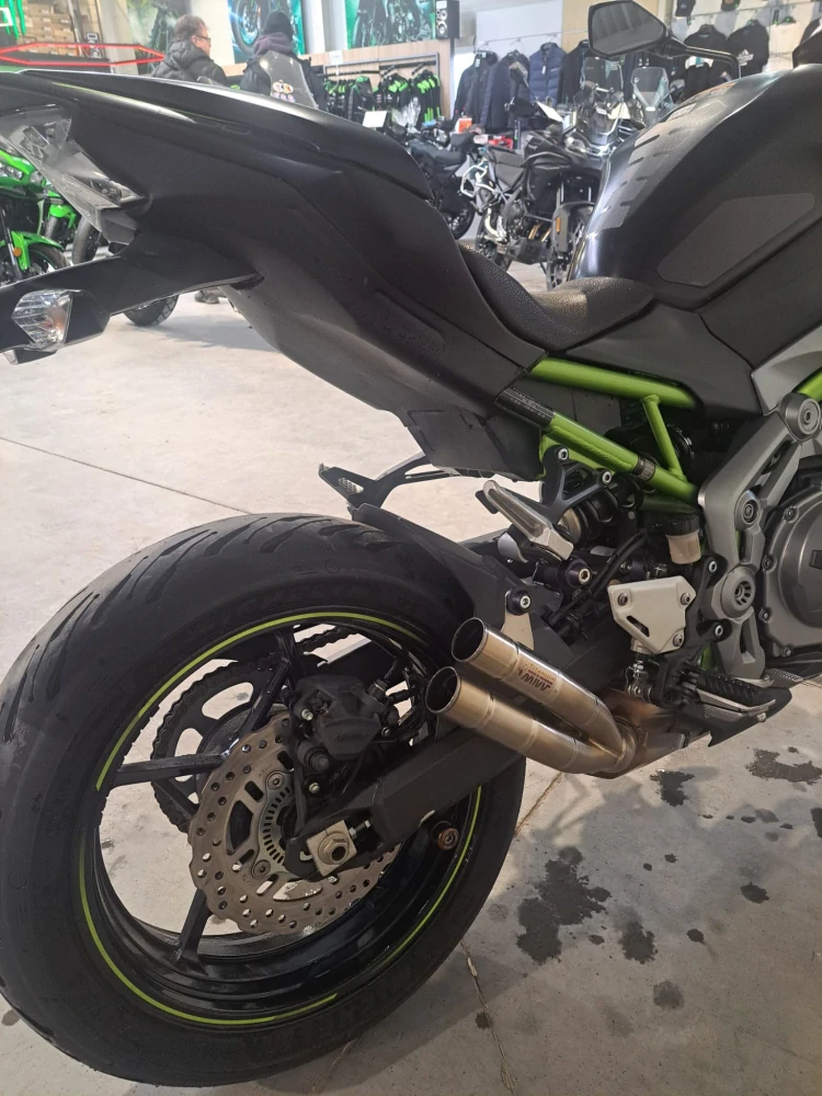 KAWASAKI Z900 - BAZAR 
