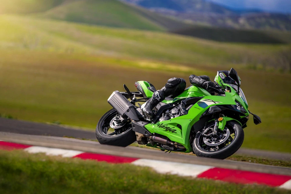 Kawasaki Ninja ZX-6R MY27 Lime Green / Blue