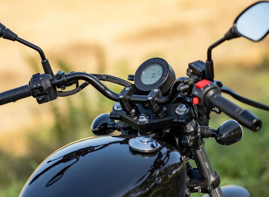 QJMOTOR SRV 125 černá