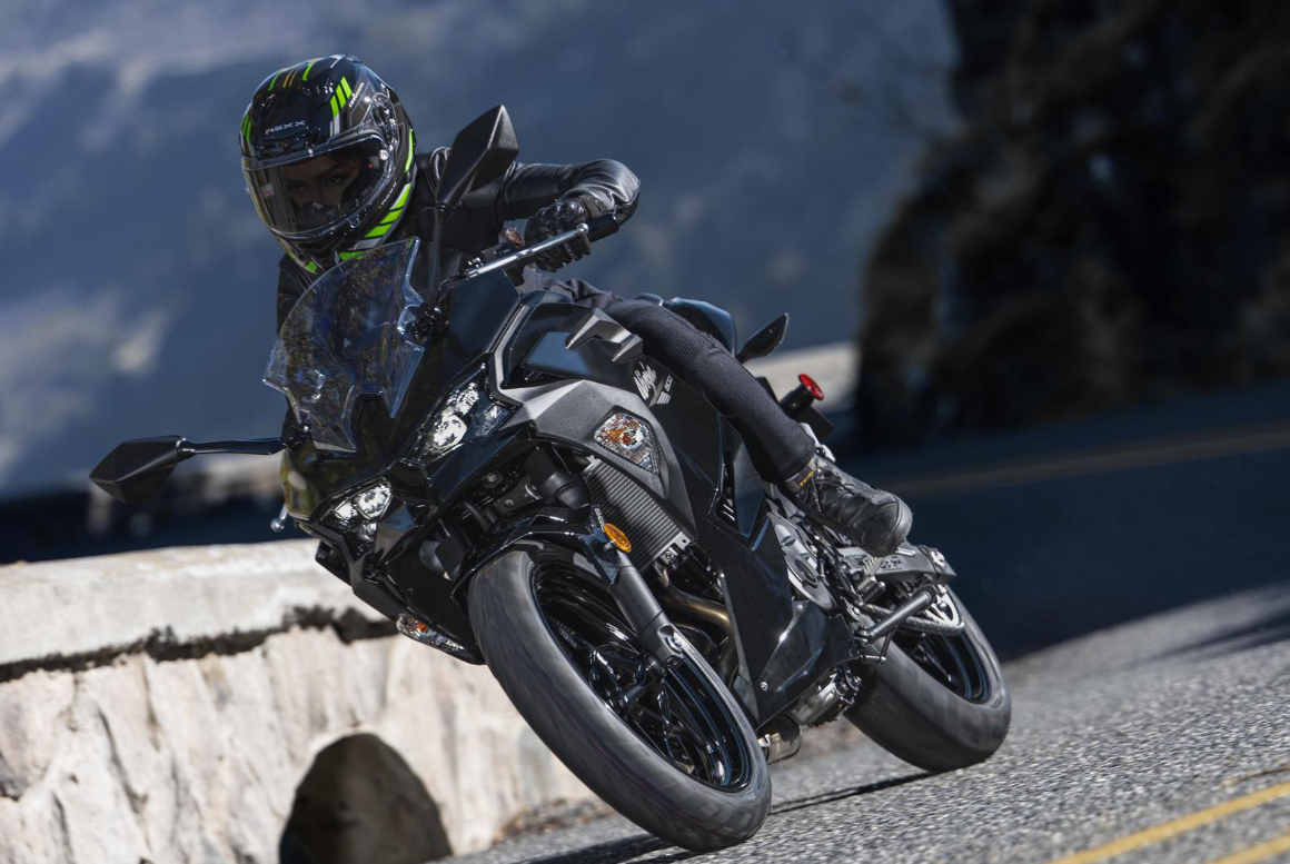 KAWASAKI Ninja 500 MY26 Metallic Flat Spark Black / Metallic Spark Black