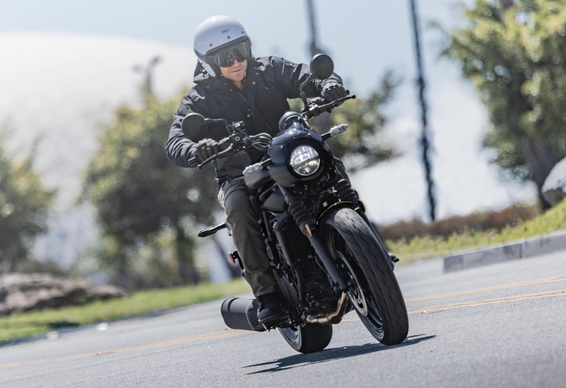 KAWASAKI ELIMINATOR 500 SE MY26 Metallic Matte Carbon Gray / Flat Ebony