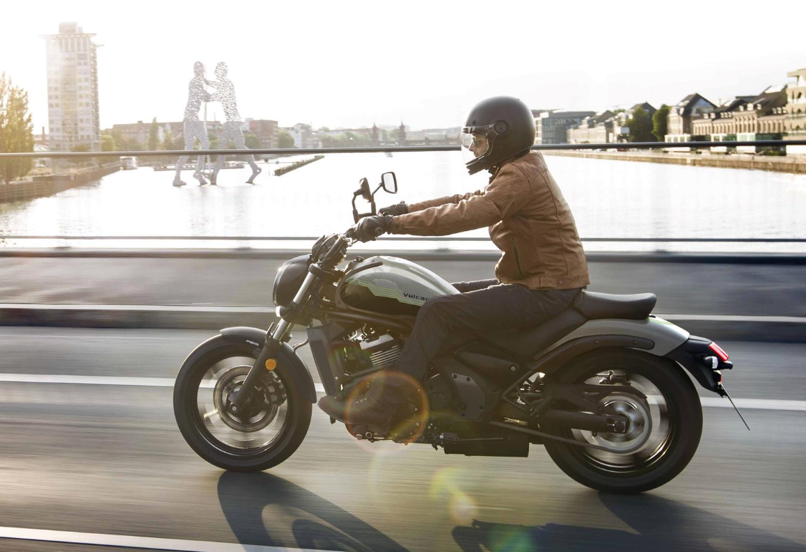 KAWASAKI VULCAN S MY26  Metallic Flat Spark Black