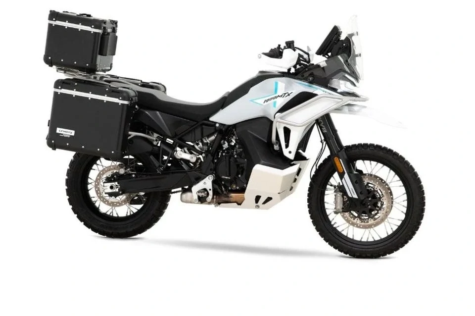 CFMOTO 1000MT-X TOURING Aerolite Grey půjčovna Opava