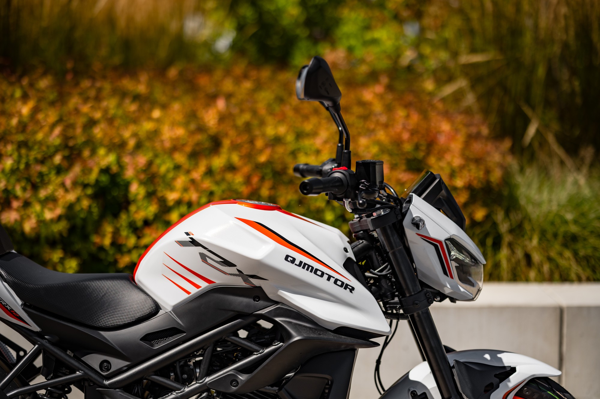 QJMOTOR TRX 125 bílá