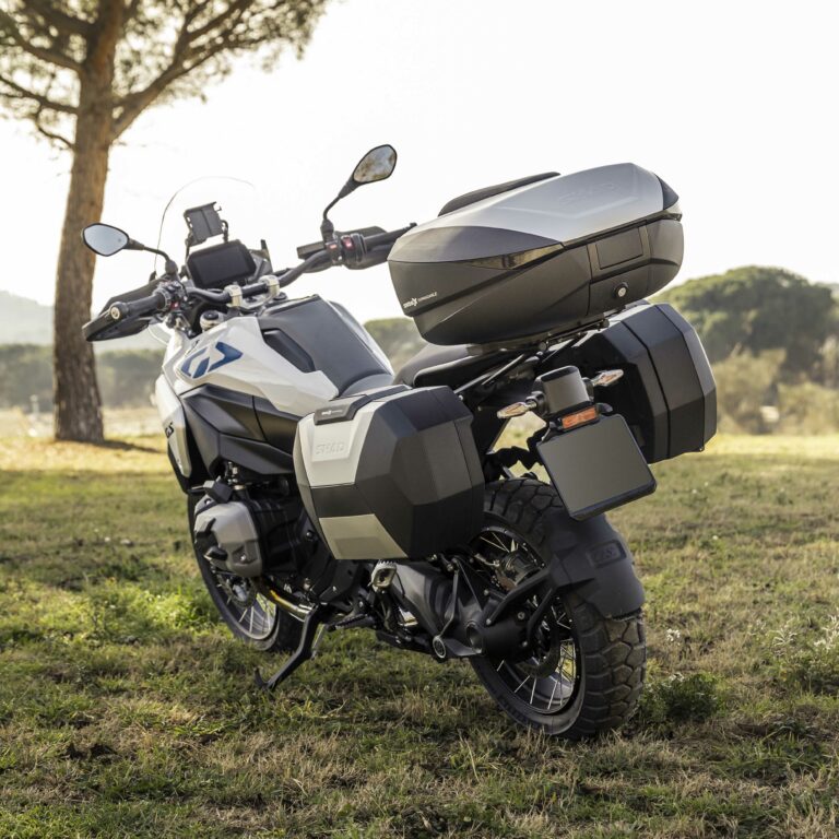 Boční kufry na motorku SHAD SH38X - rozšiřitelné (karbonové, sada 2)