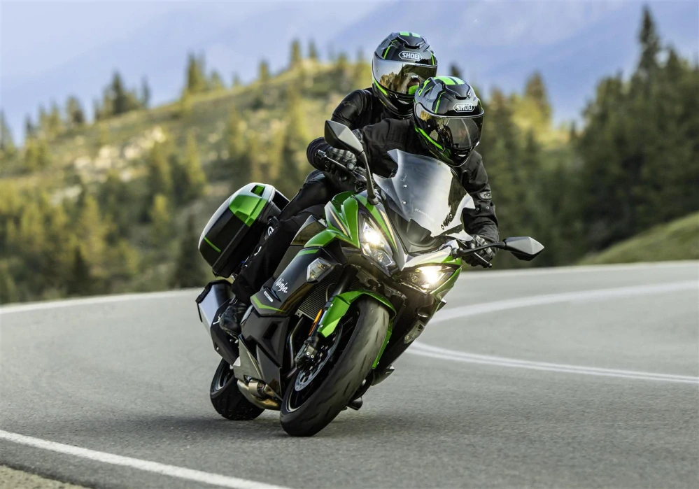 KAWASAKI NINJA 1100SX SE Emerald Blazed Green / Metallic Diablo Black PERFORMANCE TOURER