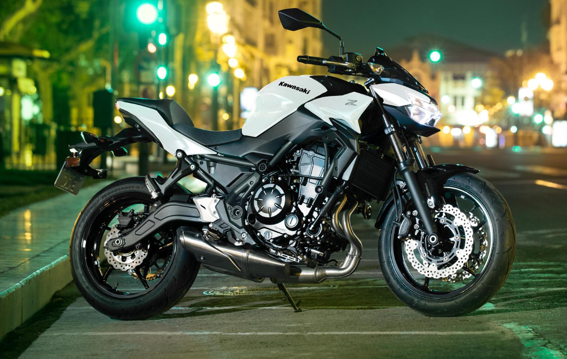 KAWASAKI Z650 MY26 Pearl Blizzard White (WT1)