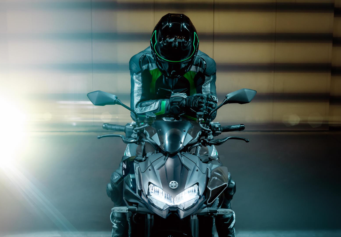 KAWASAKI Z H2 MY26  Metallic Diablo Black / Metallic Carbon Gray (BK1)