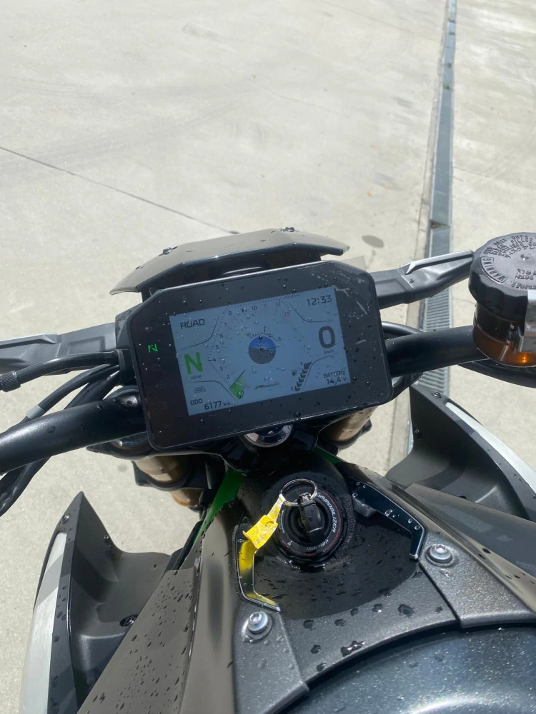 KAWASAKI Z900 SE - PŘEDVÁDĚCÍ MOTORKA 