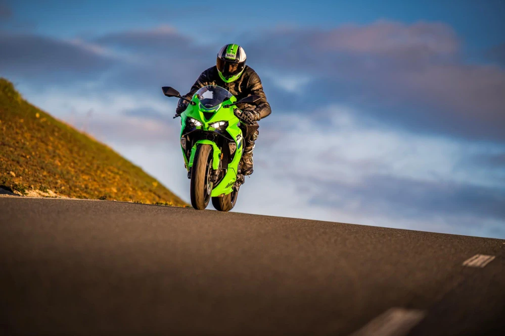 Kawasaki Ninja ZX-6R MY27 Lime Green / Blue