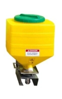 Elektrický nesený sypač (rozmetadlo) za čtyřkolku