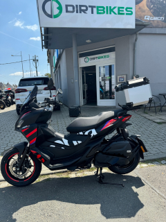 Zadní hliníkový box 45l stříbrný + plotna + montážní sada Aprilia SR GT 125/200