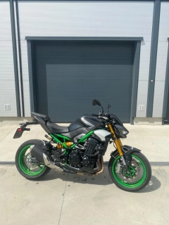 KAWASAKI Z900 SE - PŘEDVÁDĚCÍ MOTORKA 